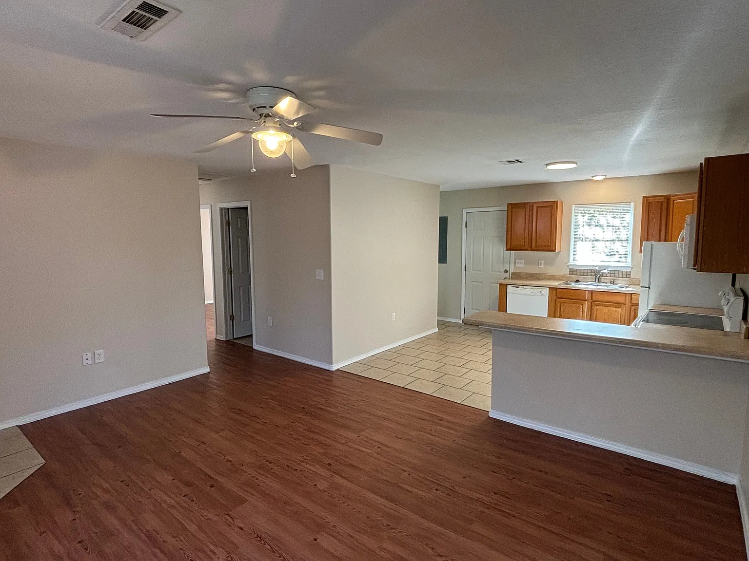 2 bed, 1.0 bath, 768 sqft, $1,175 — Photo 4