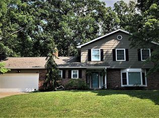 29 Auvergne Dr, Lake Saint Louis, MO 63367