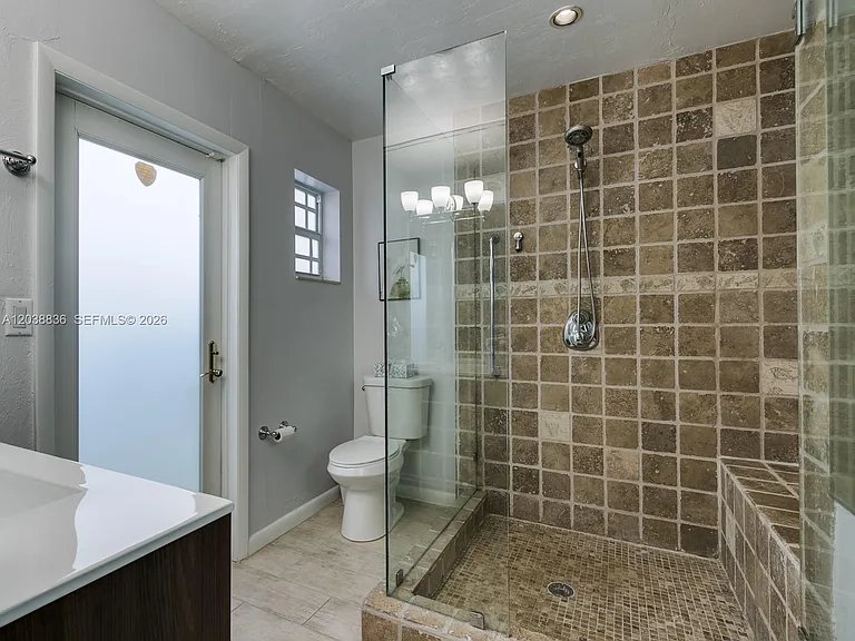 1540 Arthur St — Photo 17