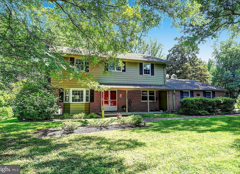1st image of 3005 Rolling Green Dr