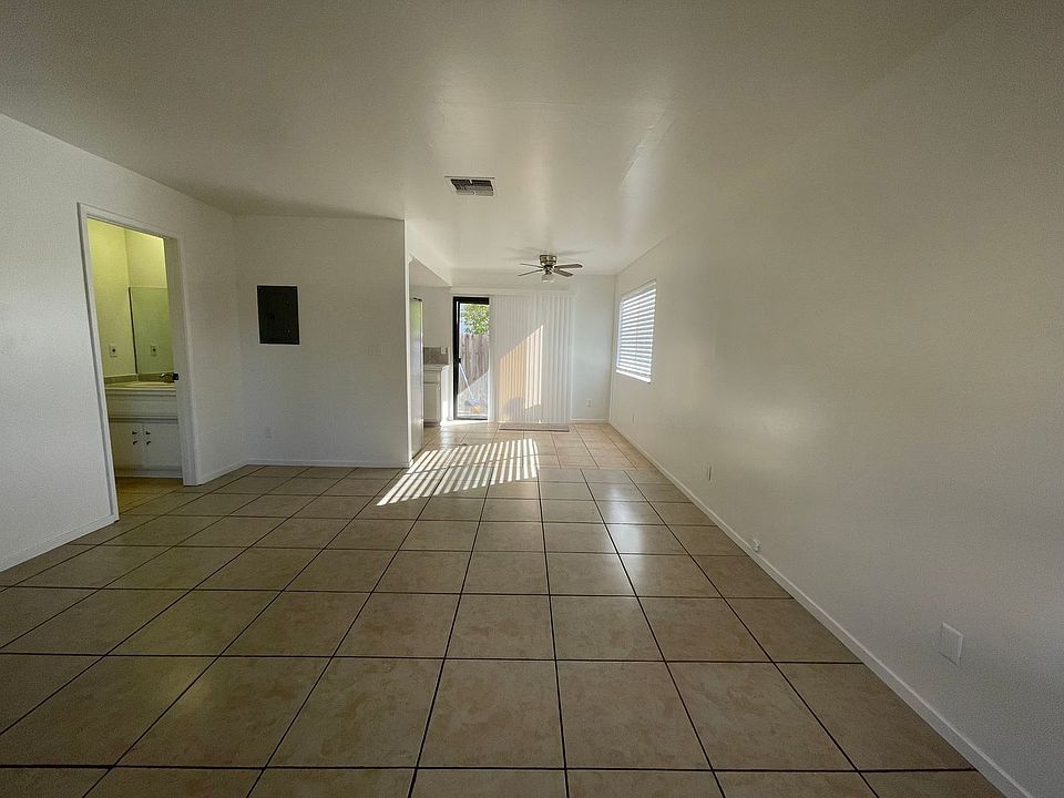 1st image of 708 Crocker St #4