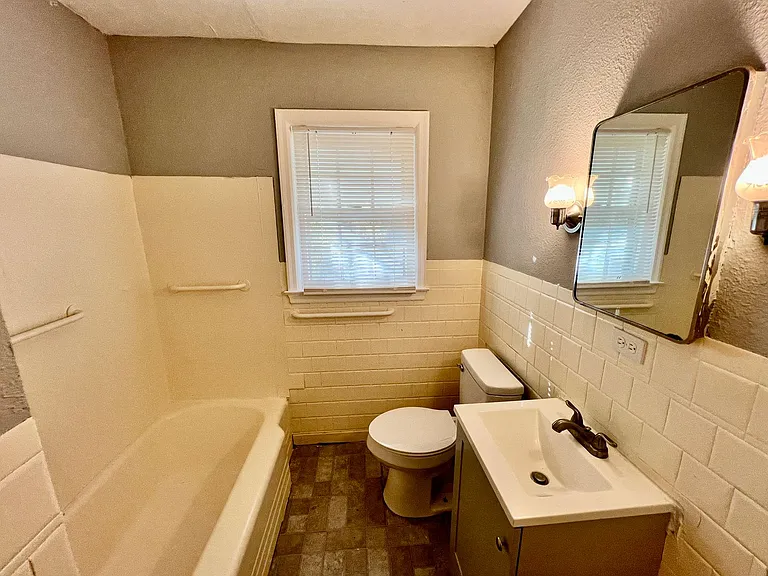 2304 S Hall Rd — Photo 4