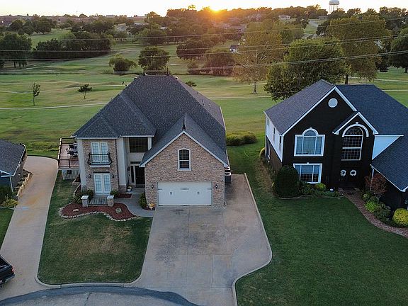 4th image of 305 Larsh Ln