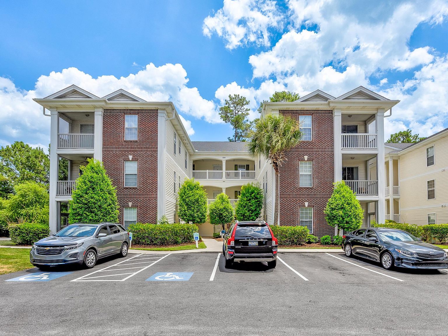 504 River Oaks Dr. #57-L
