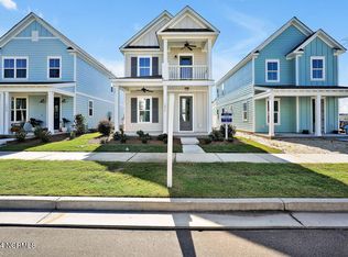 1016 Gathering Way, Wilmington, NC 28412