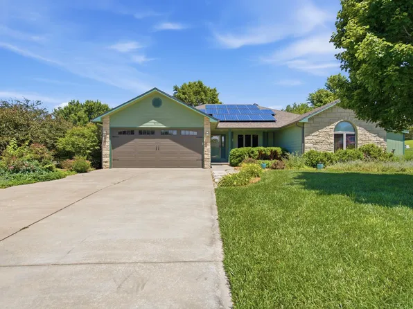 9155 Lindsey Cir, Manhattan, KS 66502