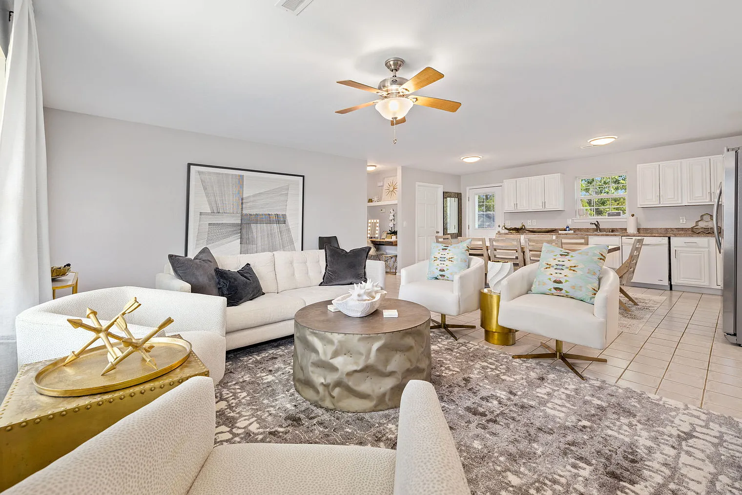 3 bed, 2.0 bath, 1280 sqft, $3,362 — Photo 2