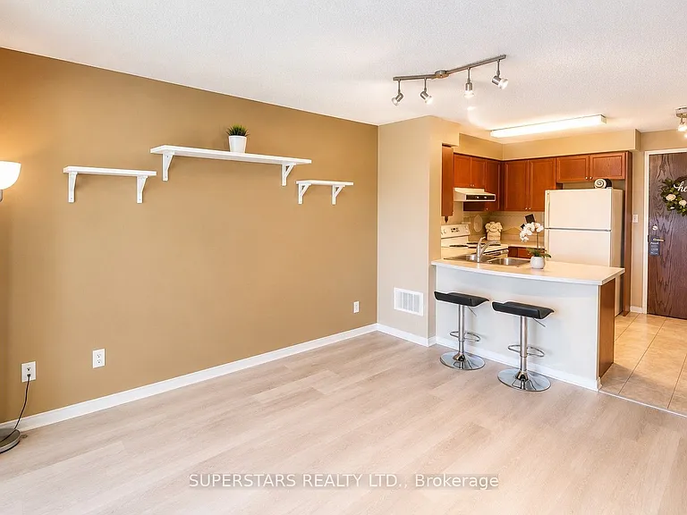 51 Baffin Ct #502 — Photo 7