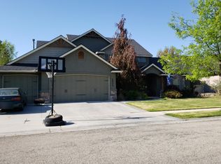 2033 E Pathfinder Ct, Meridian, ID 83646