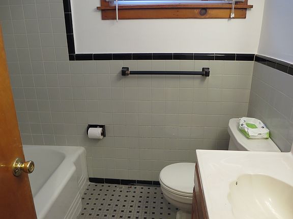 5th image of 15 West St