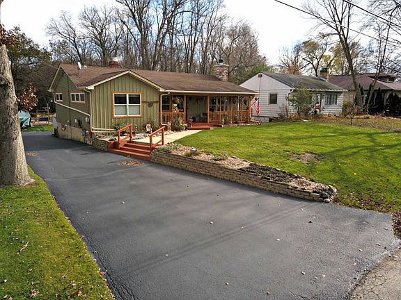 3rd image of 915 Laurel Ave
