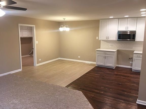 3rd image of 604 Waverly Ct Unit C