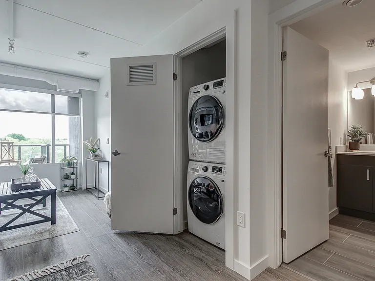 271 Spadina Rd E — Photo 12