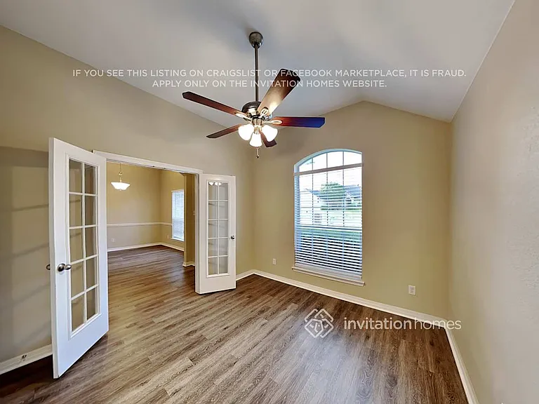 110 Clyde Dr — Photo 16