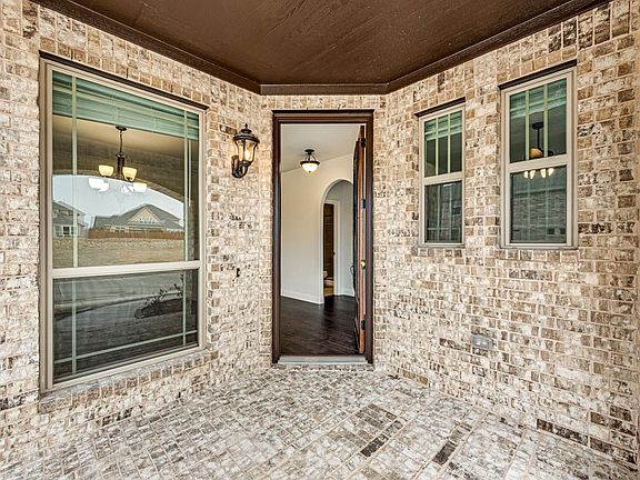 5th image of 3001 Emerald Trace Dr