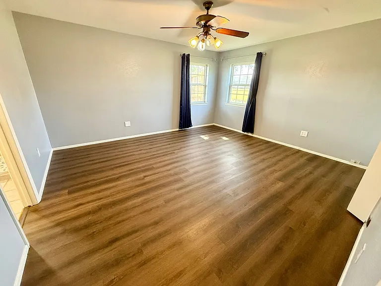 15412 FM 14 — Photo 10