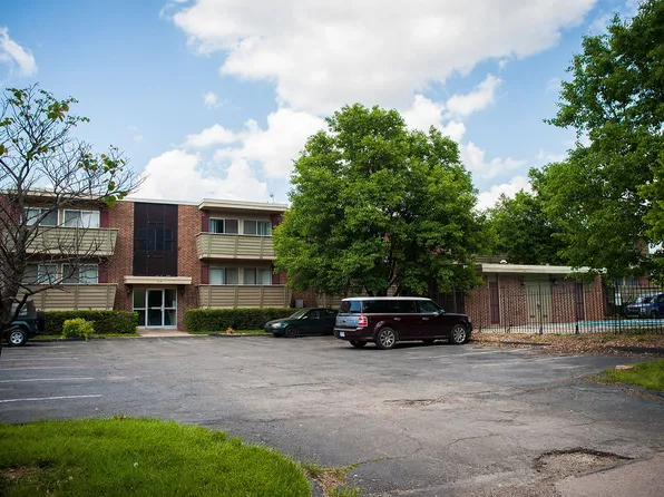 934 W 24th St, Lawrence, KS 66046