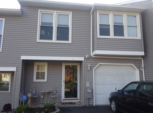 23 Carriage Rd, Clifton Park, NY 12065