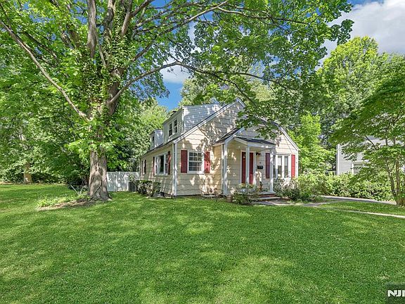 2nd image of 19 Harsen Rd