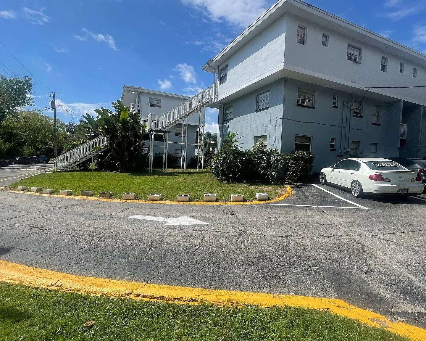 **August Move In Specials Riverside Apartments - Minutes to the River - Studio's, 1 Bedrooms, 2 B... — Photo 2