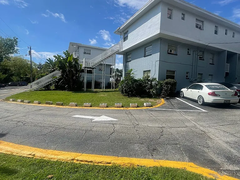 Riverside Apartments - Minutes to the River - Multiple Units Available — Photo 1