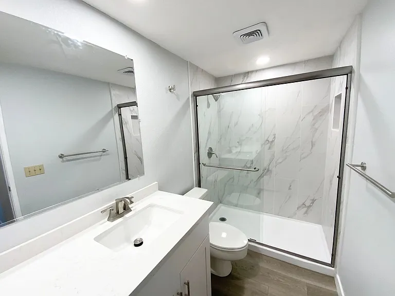 80 Kingston Ct W — Photo 21