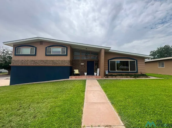 2911 Mountain View Dr, Carlsbad, NM 88220