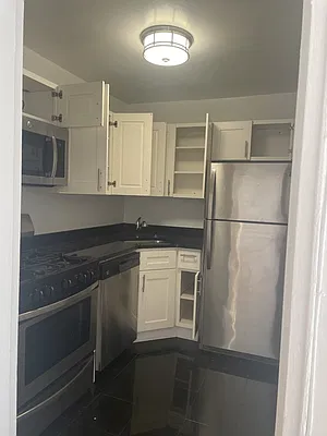 Rented by Hampshire Assets LLC | media 2