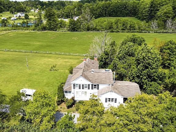 3rd image of 2562 Toddville Rd