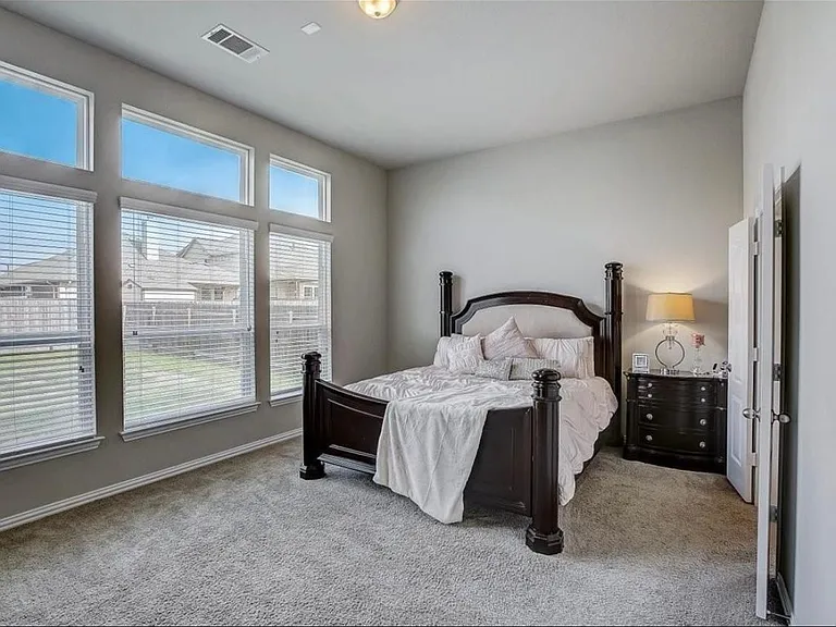 8014 Arezzo Dr — Photo 11