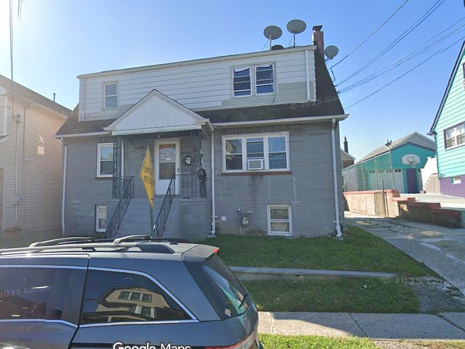1st image of 341 Hall Ave Floor 1