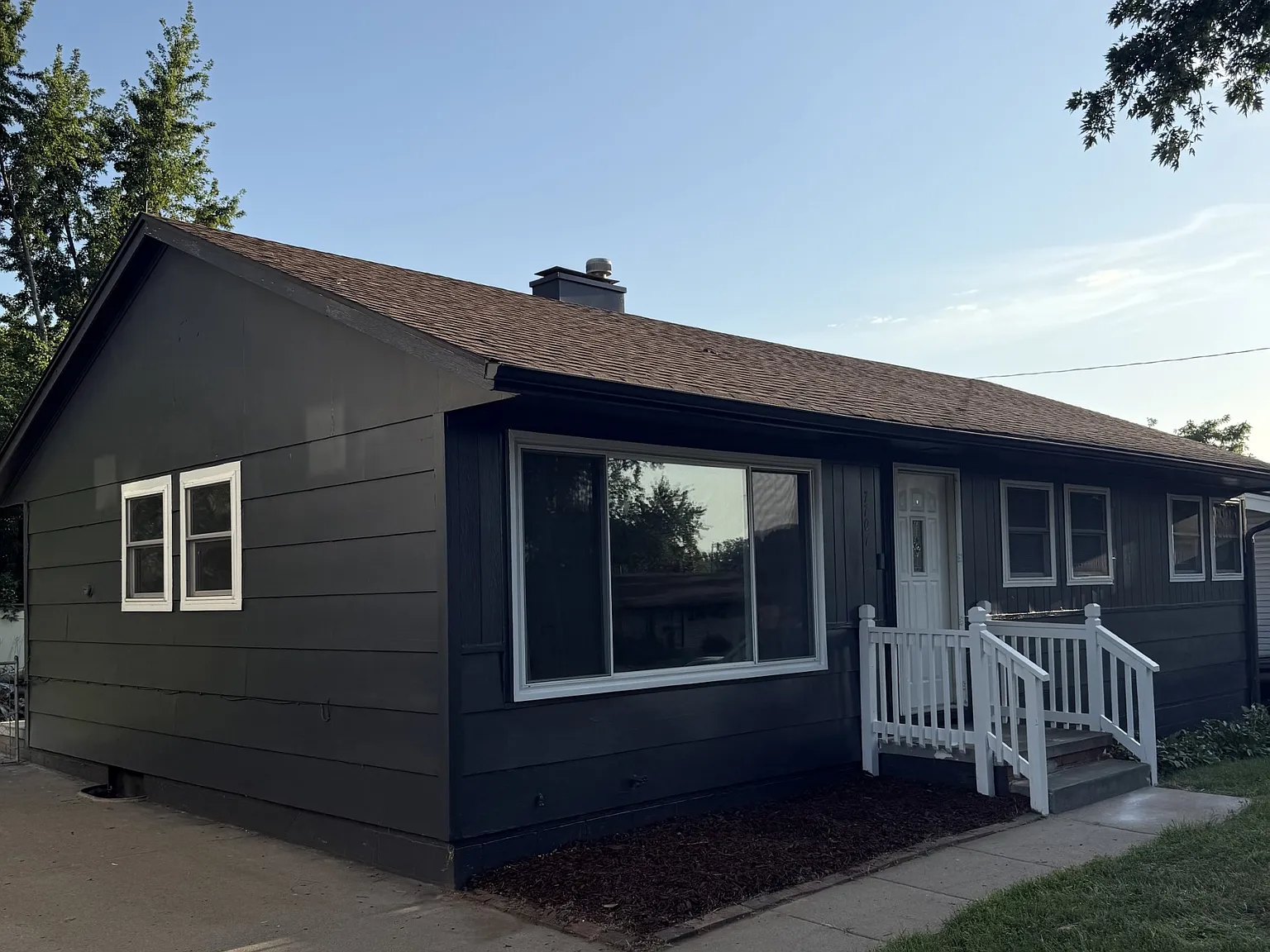 3 bed, 1385 sqft, $2,100 — Photo 2