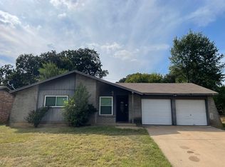 1205 Crane Dr, Euless, TX 76039