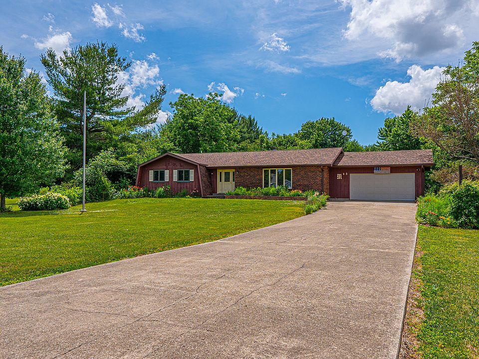 1st image of 13 Grand Oaks Dr
