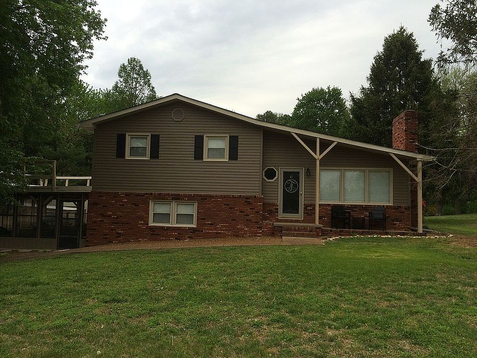 1st image of 528 Bay Ln
