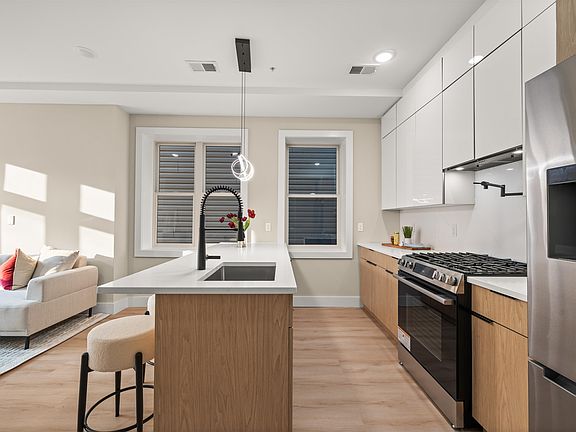 5th image of 30 Cambridge Ave #1