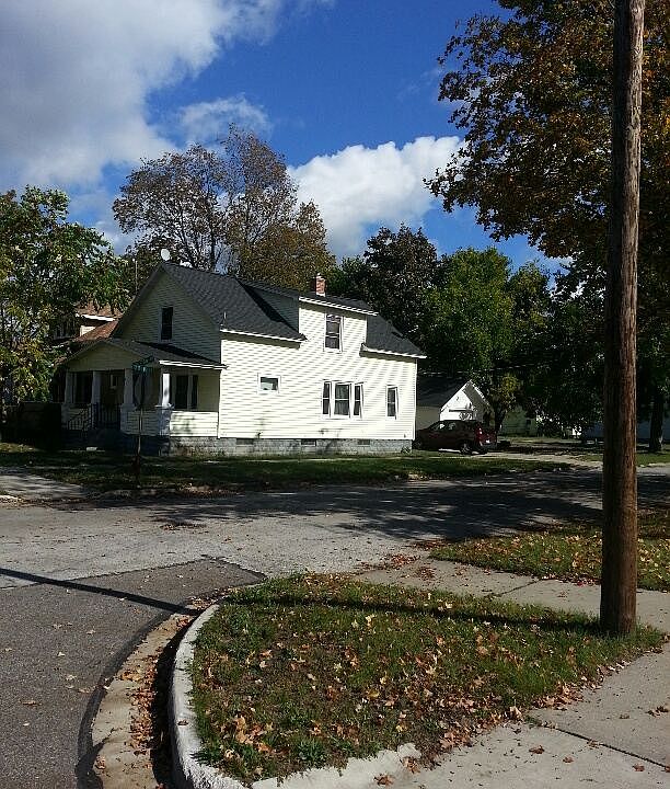 1506 8th St Side