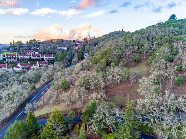 NE Sunset St, Roseburg, OR 97470