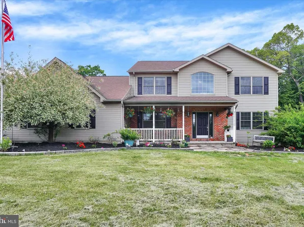 48 Lake Rd, Fleetwood, PA 19522