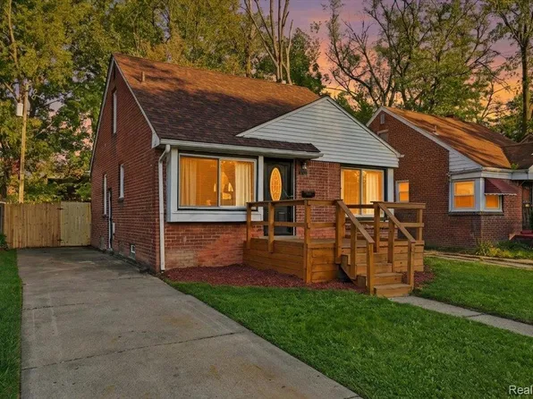 19940 Oakfield St, Detroit, MI 48235