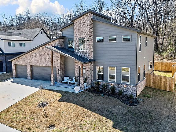 2nd image of 1113 Bunker Dr