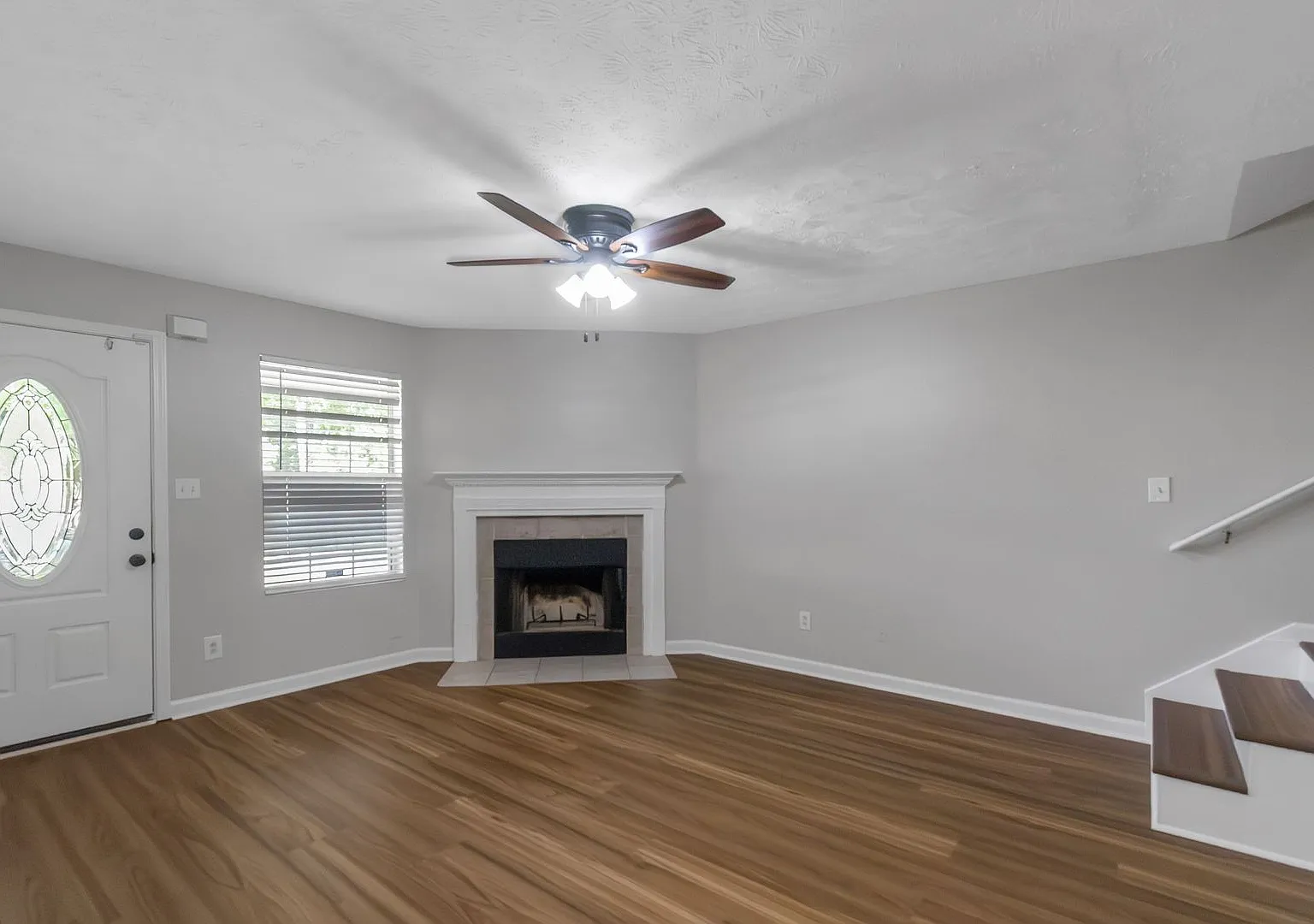 Gorgeous 4 Bedroom 3 full bath home in Covington! — Photo 3