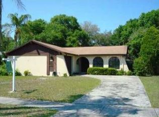 8852 Oak Cir, Tampa, FL 33615
