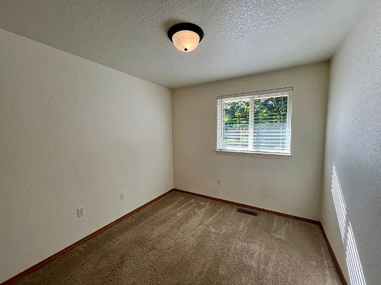 2422 Leach Ct SE — Photo 16