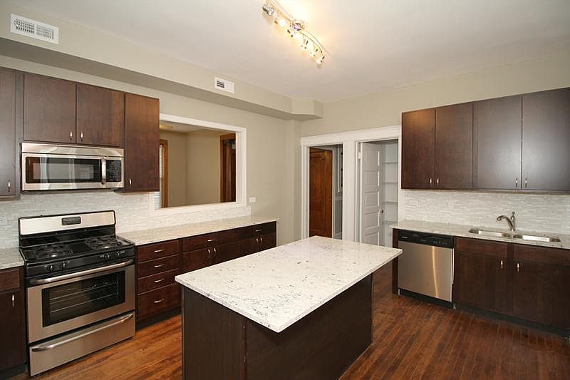 1st image of 3335 W Dickens Ave #Tw0