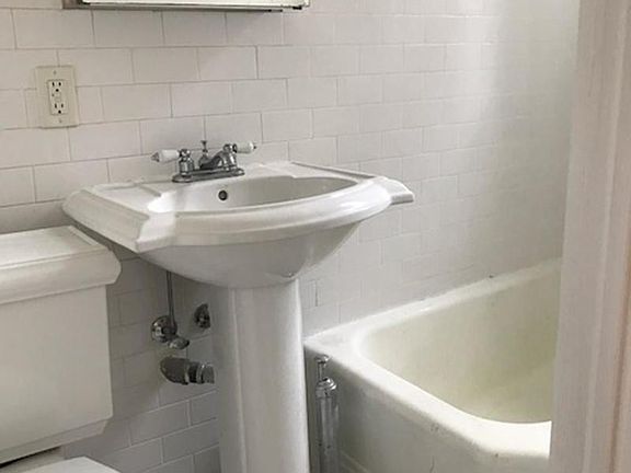 5th image of 414 E 78th St APT 4A