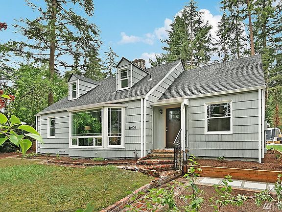 2nd image of 10106 Lake Steilacoom Dr SW