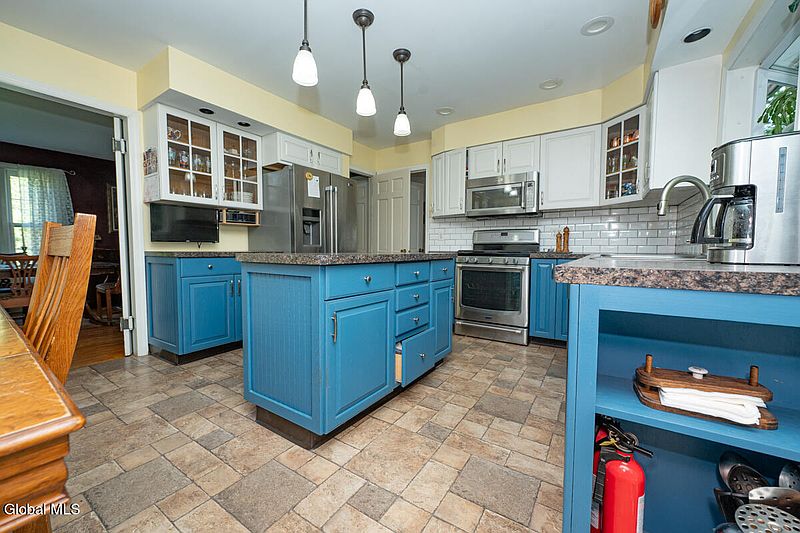 5th image of 573 Jefferson Court
