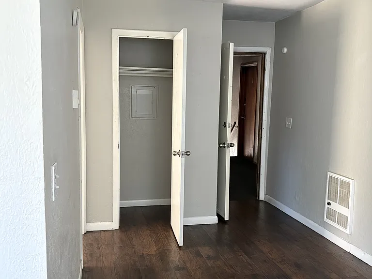 343 SE 44th St #3 — Photo 2