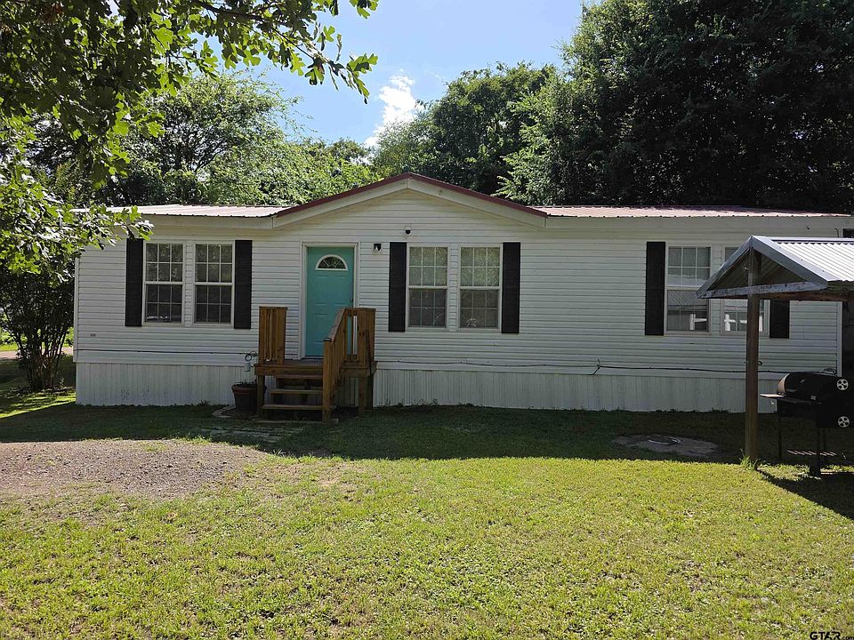 1st image of 21587 Ravenwood Dr